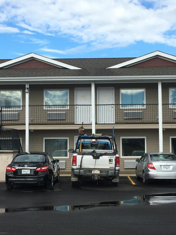 Voyageur Motel Rocky Mountain House Buitenkant foto